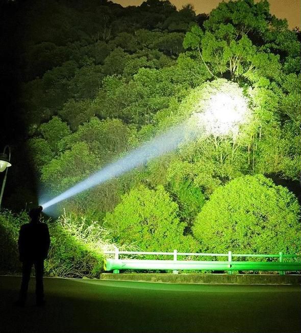 🔦 60% OFF! 🎉 90000 Lumen Rechargeable Flashlight – Extreme Brightness, Waterproof & Long Battery Life-A01